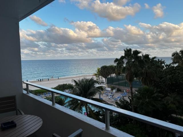 Hotel Ocean Manor Tiki Sunset Retreat Lauderdale-by-the-Sea Esterno foto